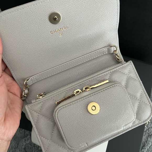 ❌ sold ❌Chanel 22B Business Affinity Clutch on chain - Picture 3 of 9